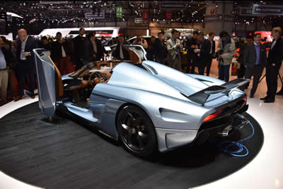 Koenigsegg 1500 hp plug-in-hybrid Regera 